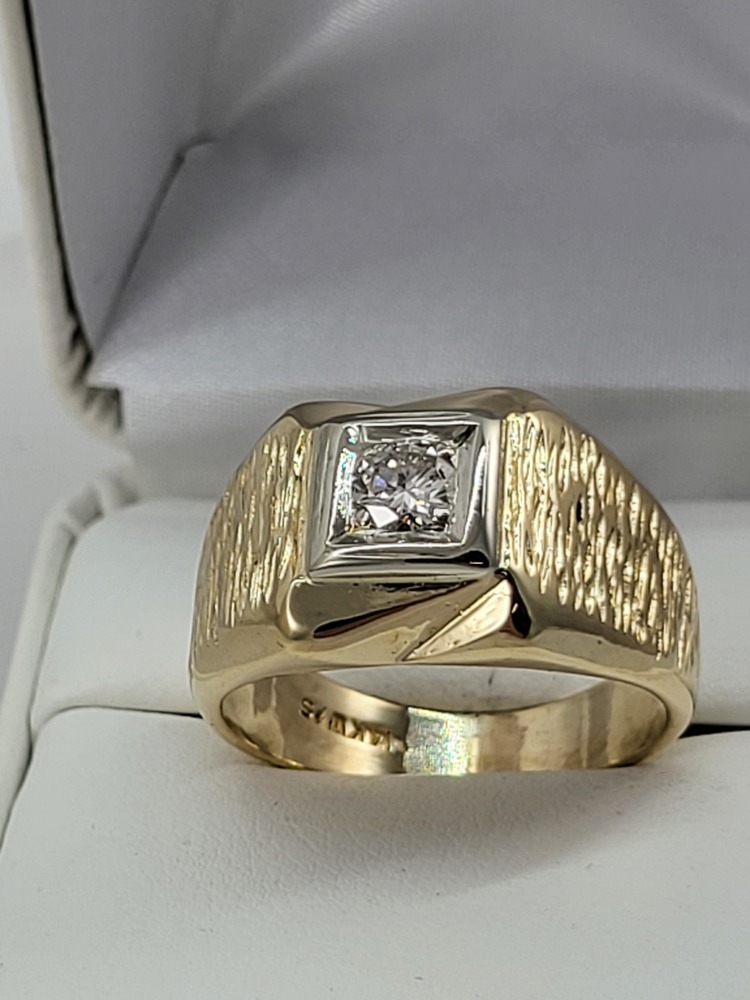 14K men's Diamond Ring. 0.44ct VS1/VS2 9.1Grams Size: 9 3/4