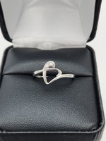 10K White Gold, Size 6 3/4, Lady's Diamond Fashion Ring: 1.5g 