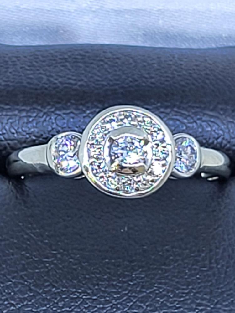 Lady's Diamond Engagement Ring: 2.9g 10k-W/G, 2-Round Brilliant Cut Diamond 0.32ctw, 1-Round Brillia