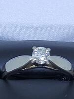 Lady's Diamond Solitaire Ring: 2.7g 14k-Y/G, 1-Round Brilliant Cut Diamond 0.27ctw Size:5.5