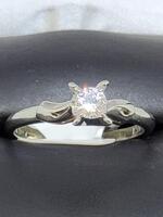 Lady's Diamond Solitaire Ring: 2.8g 18k-W/G, 1-Round Brilliant Cut Diamond 0.23ctw Size 6