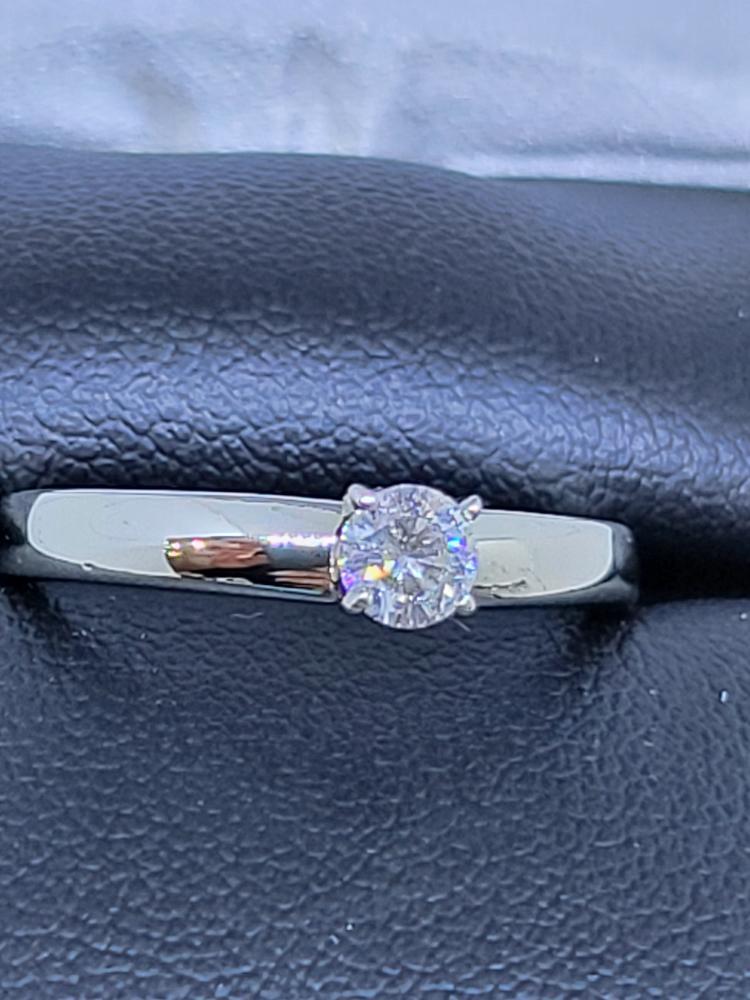 Lady's Diamond Solitaire Ring: 2.5g 14k-W/G, 1-Round Brilliant Cut Diamond 0.25ctw Size:6
