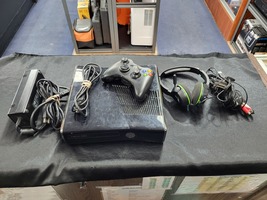 Xbox 360 - 250gb - 1439 - Console with Turtle Beach Headset