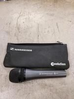 Microphone: Sennheiser Model E840