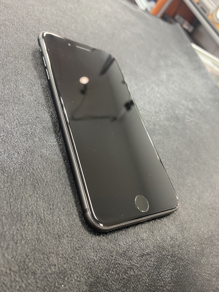 iPhone 8 Plus 64GB - 100% Battery Life