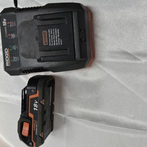 Ridgid Battery Charger & Battery - R86092 