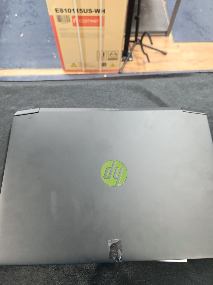 HP Pavillion Gaming Laptop, 15-ec2008ca, 8gb RAM, AMD Ryzen 5 512gb SSD GTX1650