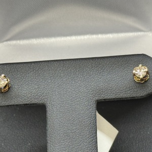  Gold 10kt Yellow Studs 1.30gms Earrings 2 Near Colorless SI1 Diamond 17pts. 0.3