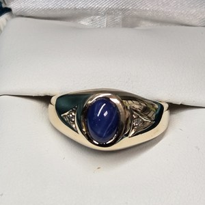 Men's 10K Yellow Gold Star Sapphire with Diamonds Ring. 4.7 grams