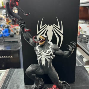 Spiderman PS5 Statue