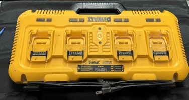 ools Dewalt DCB104 Fast Charger 12vMax/20v Max Lit IONhium SN: 406A