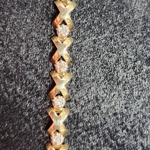  Beautiful 10K Yellow Gold 8" Diamond X/O Tennis Bracelet