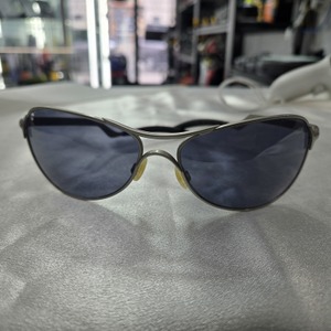 Oakley Warden in great shape! Blue Lenses, Silver Frame