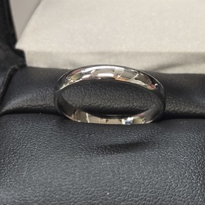  10K White Gold Plain Band. 3mm Thick, Size 8, 2.3g