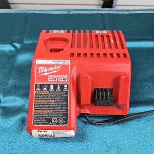 Milwaukee 2V/18V M12/M18 Lithium-Ion Battery Multi-Voltage Charger 48-59-1812