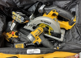 Combo Kit Dewalt DCD777,DCF885,DCB207,DCB115,DCS391 SN: W0A4HMC,DN9TKNN,DF4GXG2,