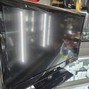 LG 32" T.V. NO REMOTE!   32LV2500-UA 