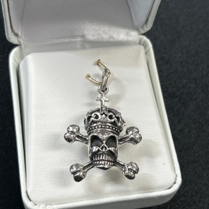  Skull Crown Pendant