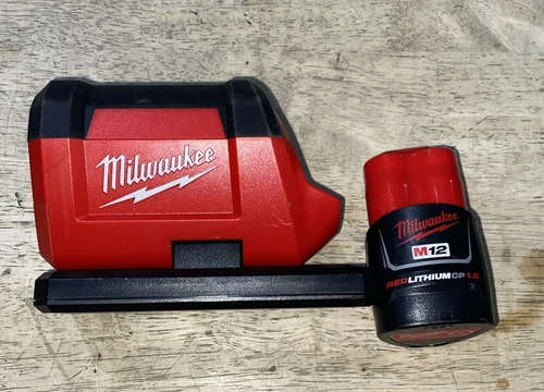 Milwaukee 2367-20 M12 Rover 12v LI-Ion 700 Lumens Compact Pivoting Flood Light W/Battery and charger