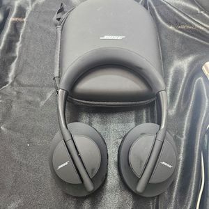 BRAND NEW Box Had Damage! Bose Noise Cancelling Headphones 700